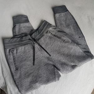 Lululemon joggers, sz 8